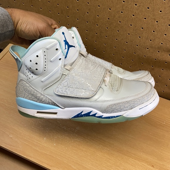 Air Jordan Son of Mars Size 8.5 Women’s Sneakers Pure Platinum 2016 - Picture 9 of 16